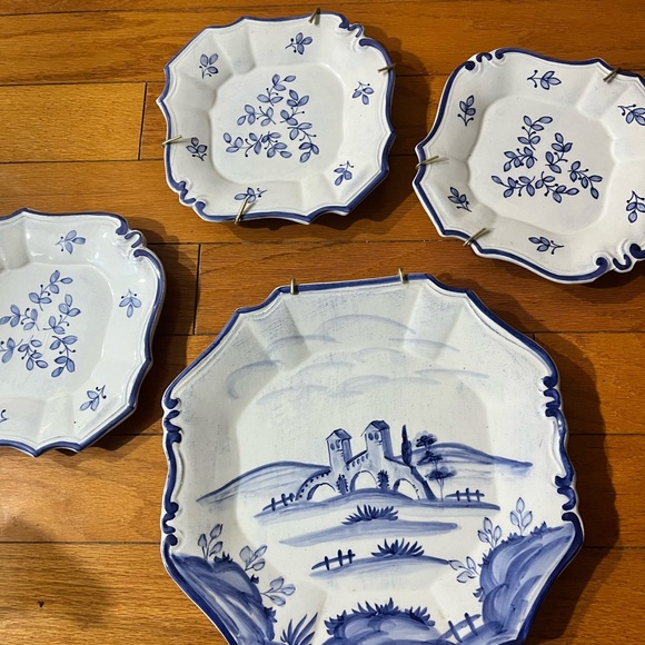 Heirloom plate set blue and white. Great condition! - Picture 5 of 5